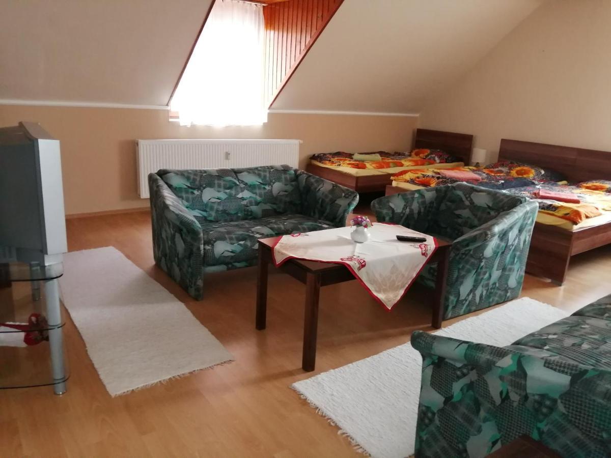 Dunajská Streda Ubytovanie Emily מראה חיצוני תמונה